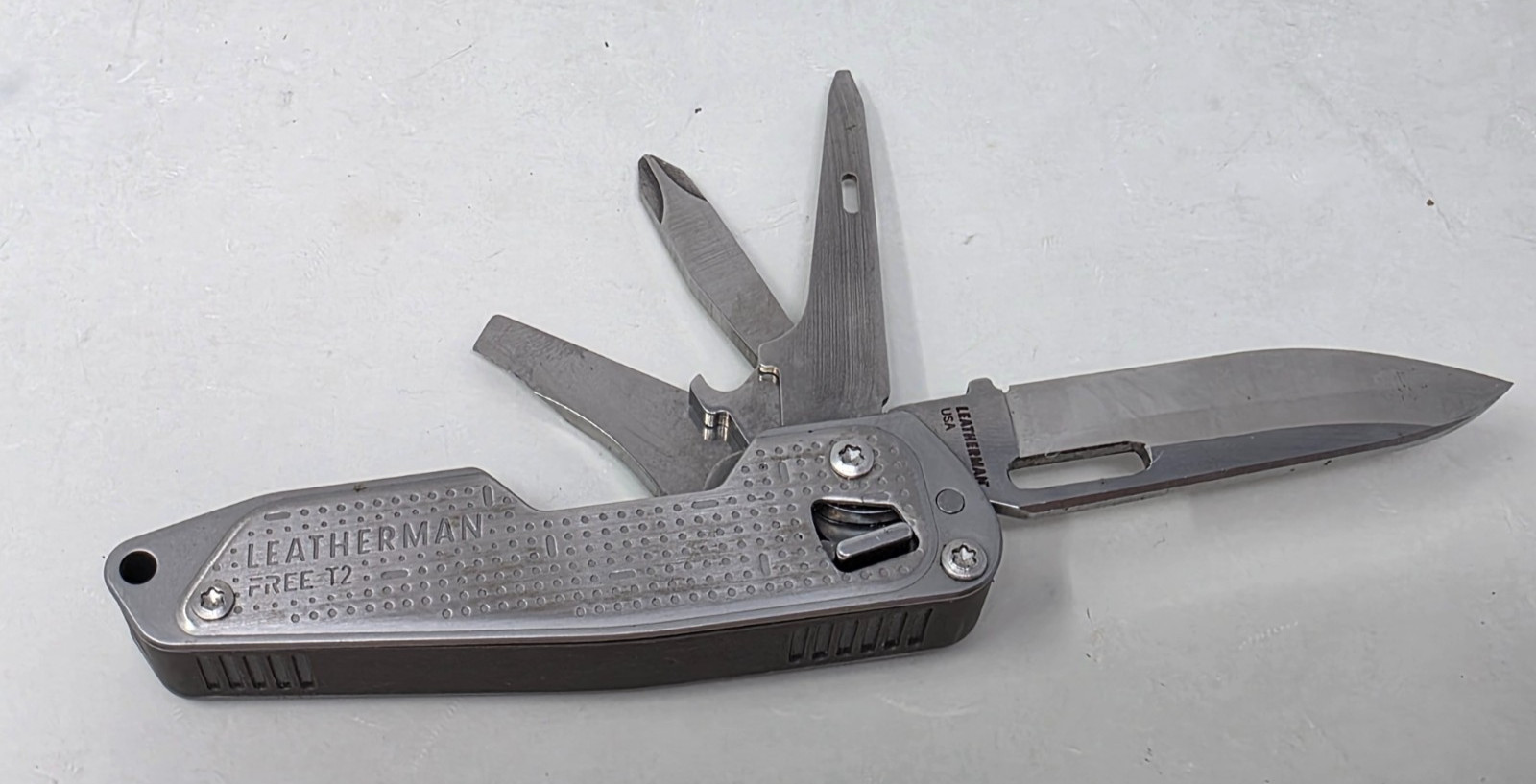 Leatherman FREE T2 Pocket Knife Multi-tool!