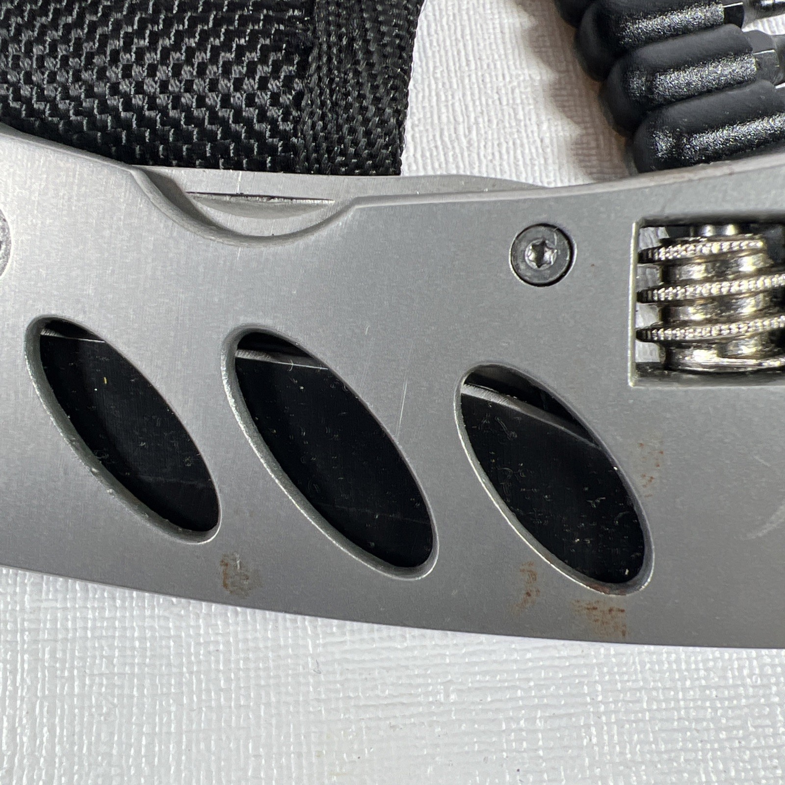 Multitool Wrench With 7 Tools/Pliers/Wire Cutter/Flat Screwdriver/Phillips Sc