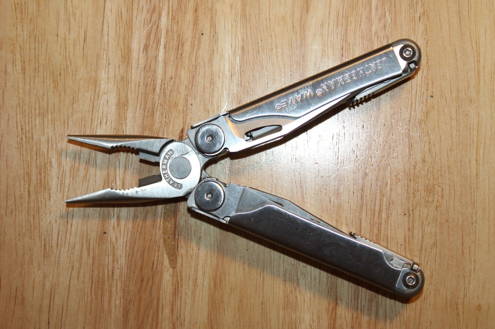 Leatherman Wave Multi-Tool 18-in-1 Stainless Steel w/ Sheath