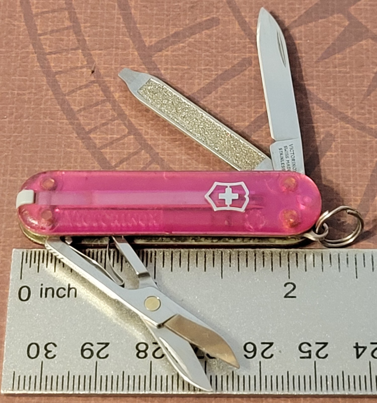 Victorinox Knife Switzerland Swiss Army Sak 58mm Classic SD Translucent Pink
