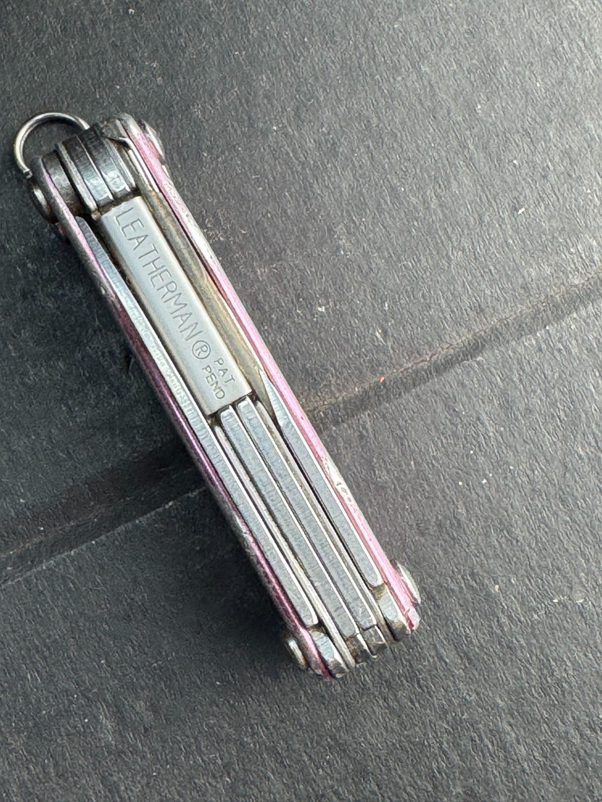 Leatherman Squirt S4 Stainless Steel Multitool Keychain – Various Colors