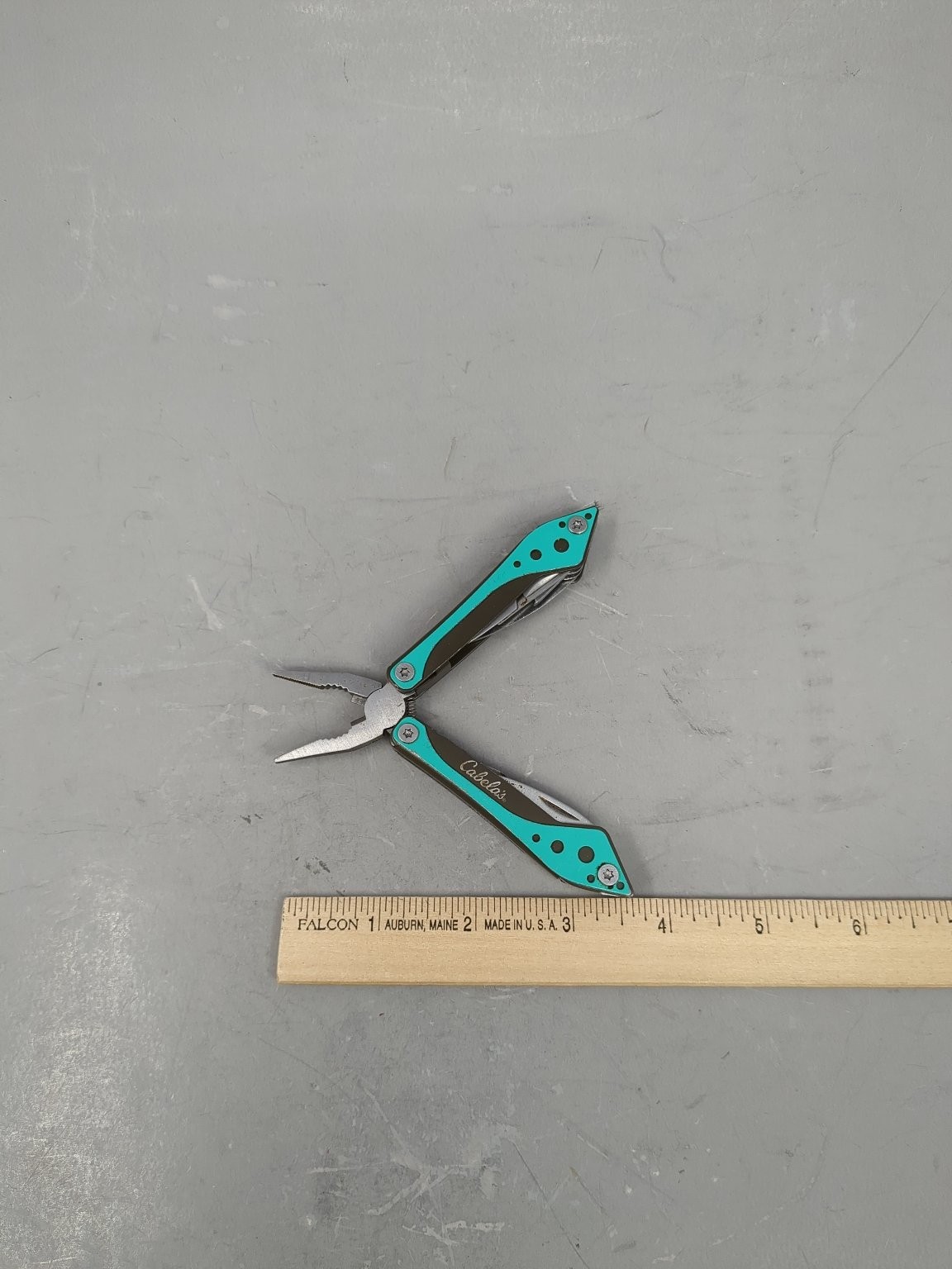 Cabela’s Multi-Tool Pliers Knife Scissors Screwdrivers Utility Tool