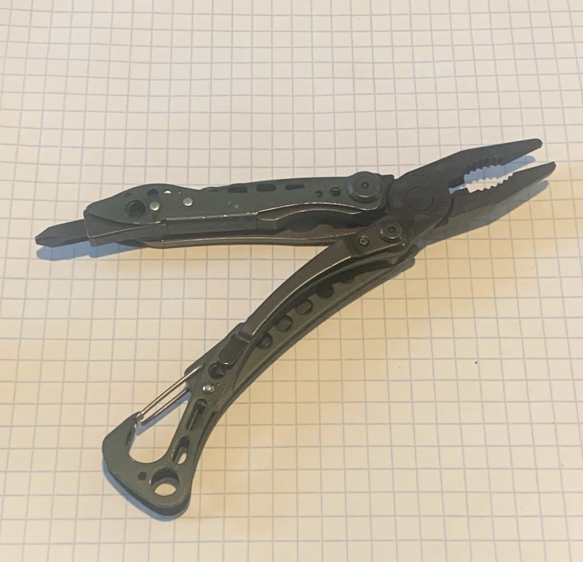 Leatherman Skeletool CX Multi Tool Plain Edge 154CM Blade Green Clean