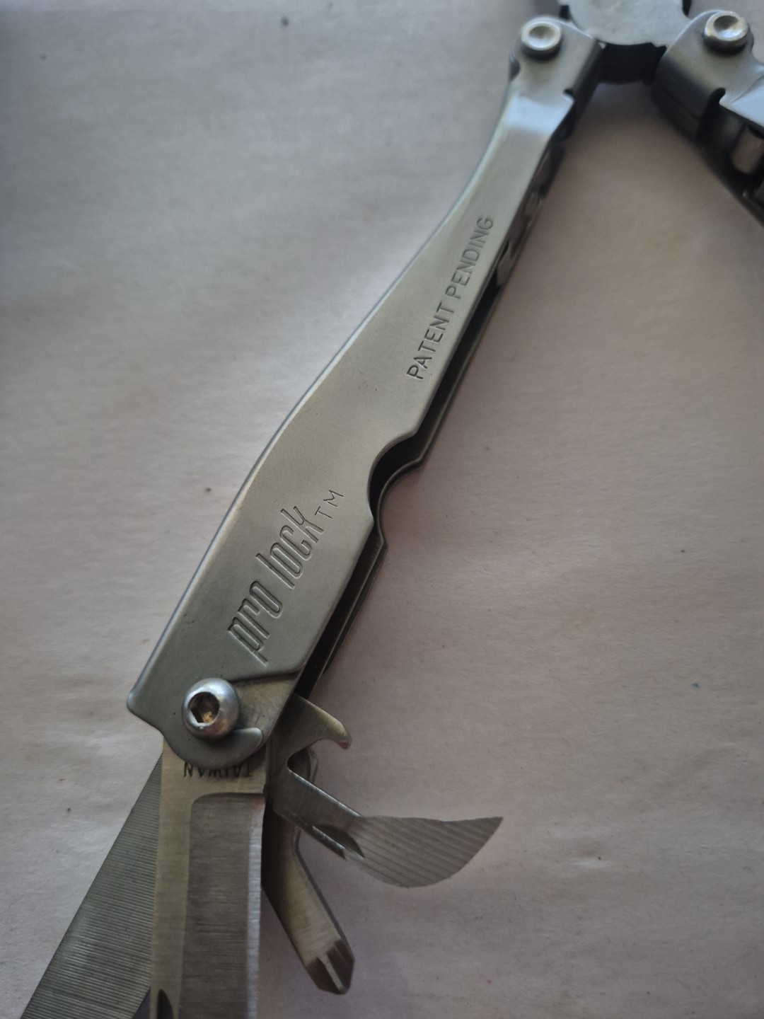 Coleman PRO LOCK Multi Tool Pliers 9 Tools in 1 with Case