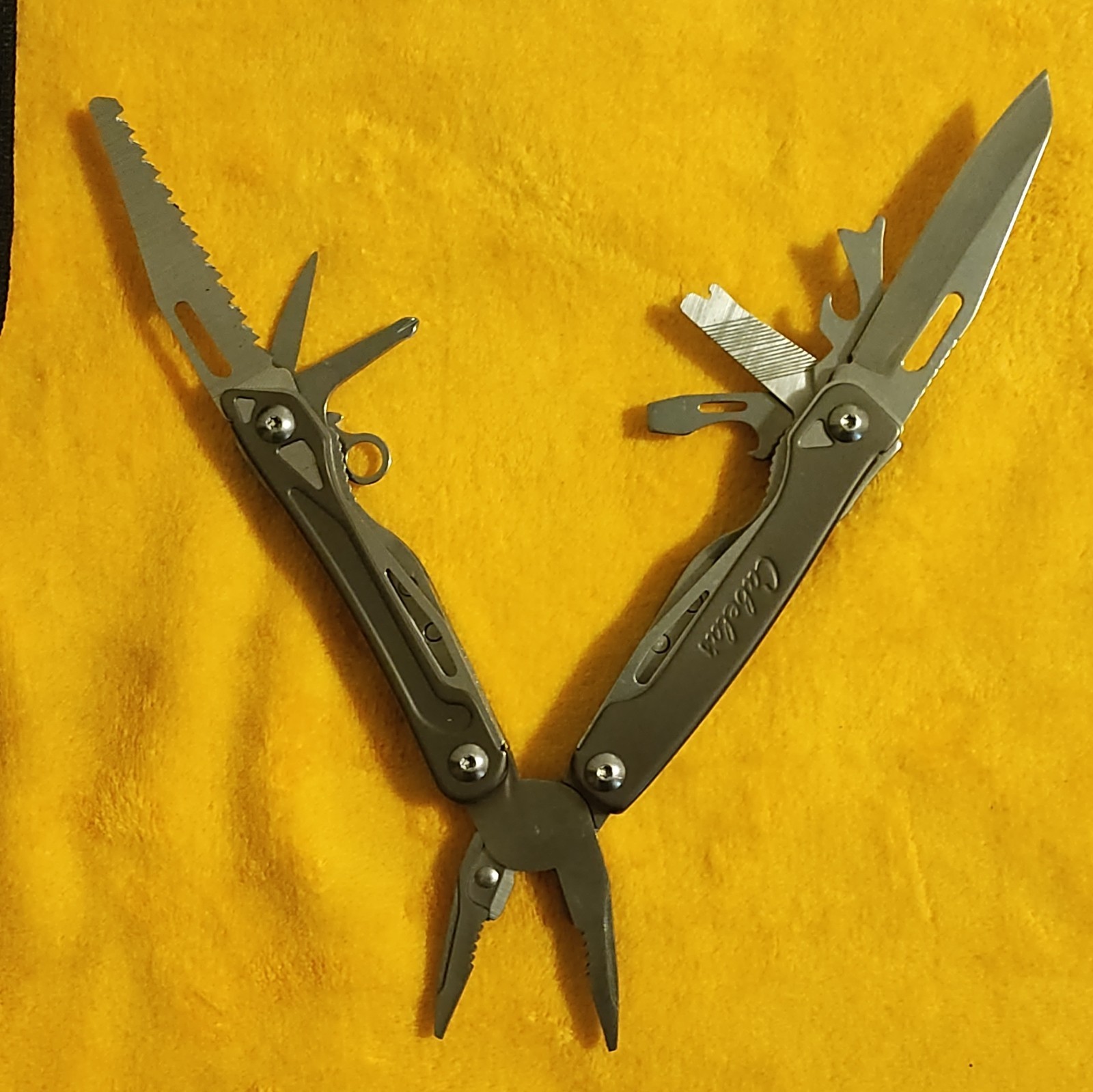 Cabela’s Multi-Tool 9 Tools Stainless Steel Pliers Knife Sheath Silver