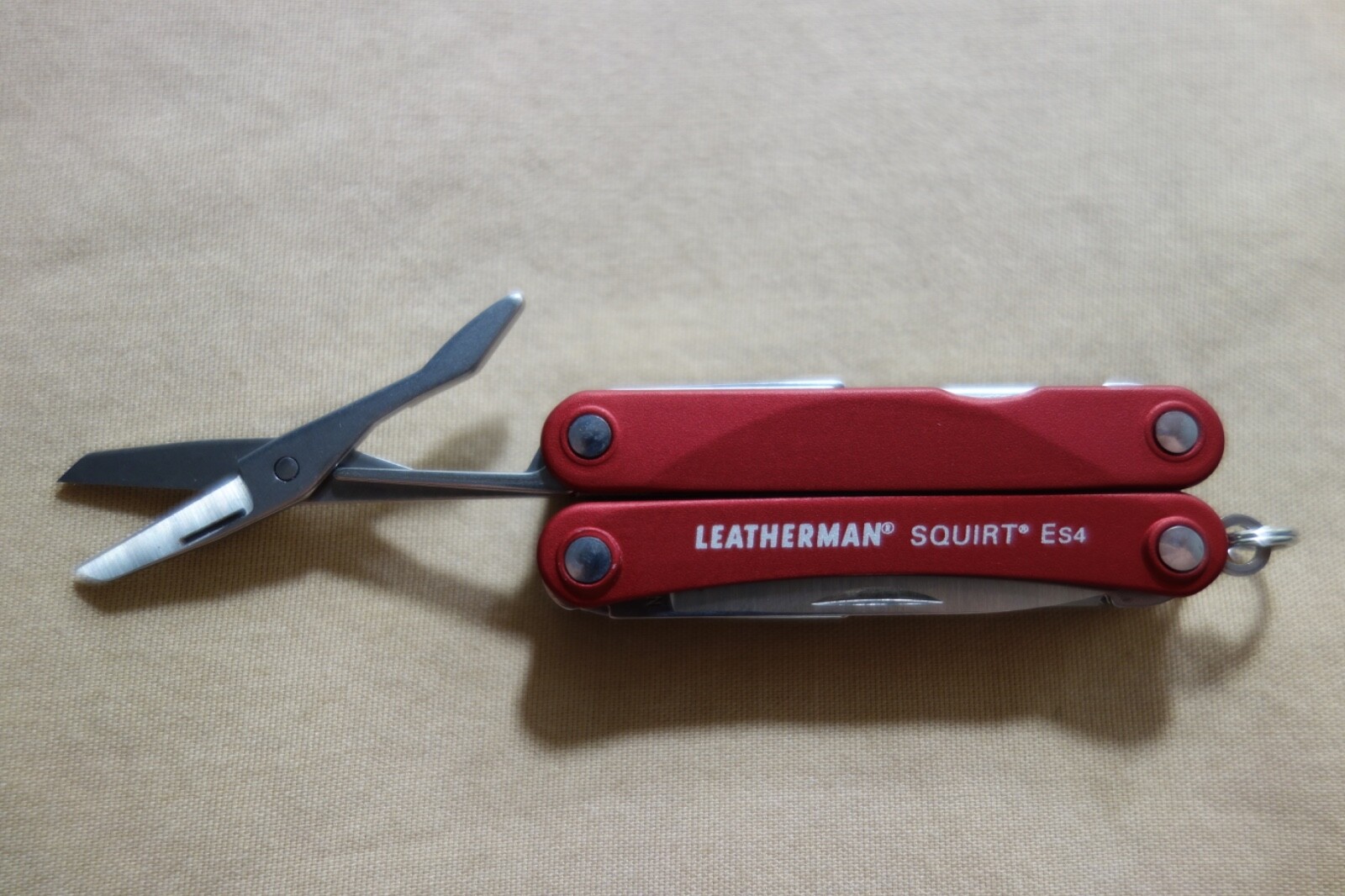 Leatherman Squirt ES4 Red 9-Tool Multi-Tool 831198 ( Discontinued & Retired )