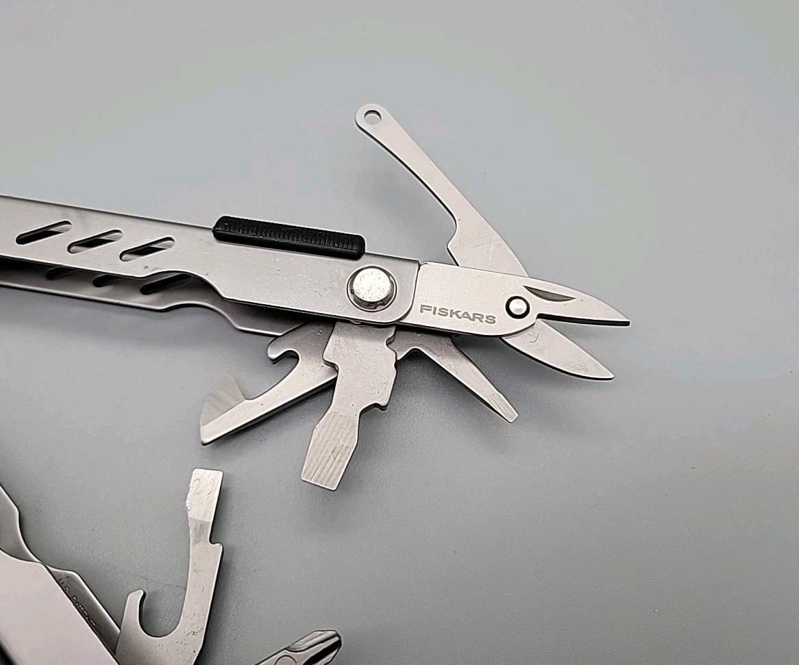 Gerber USA MP400 Compact Sport Multi-Plier Multi-Tool w/ Fiskars Scissors