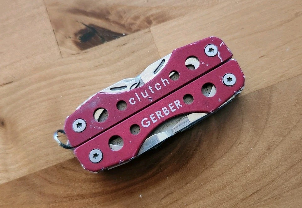 Gerber Clutch Mini Multi Tool Pliers Pocket Knife Red – Great Condition – Y21