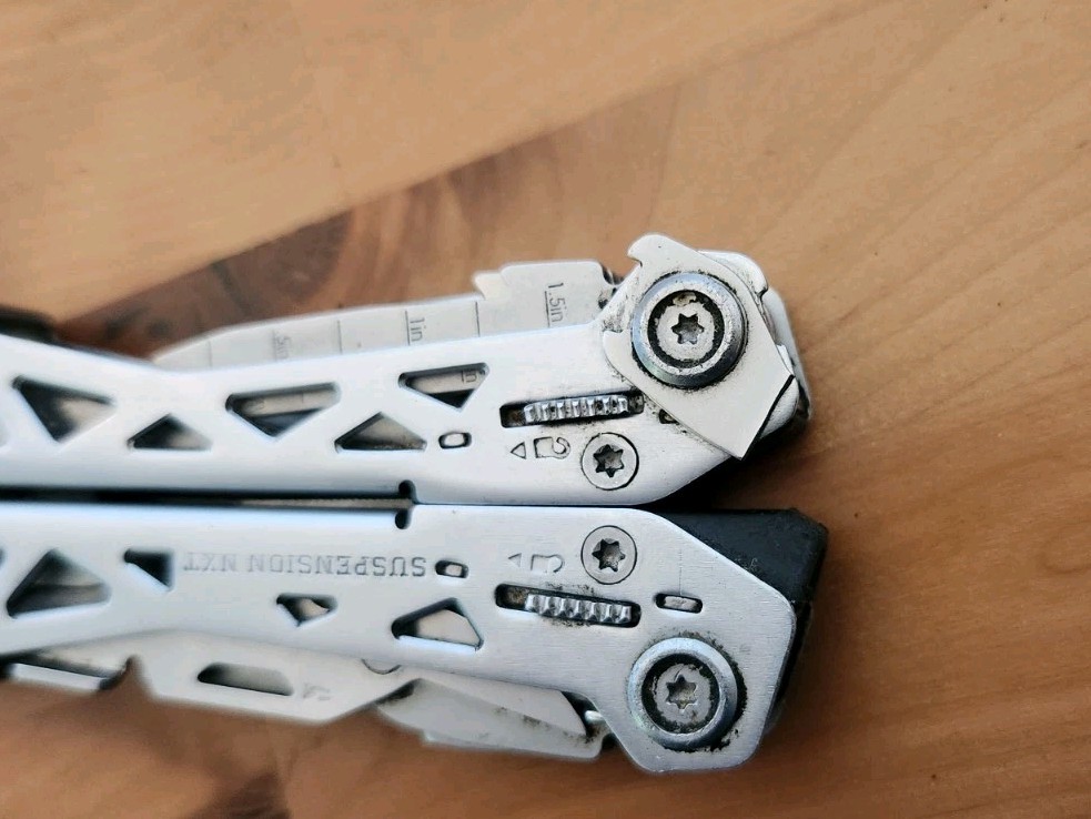 Gerber Suspension NXT Multi Tool Pliers Knife Scissors – Great (NOTE) – G57