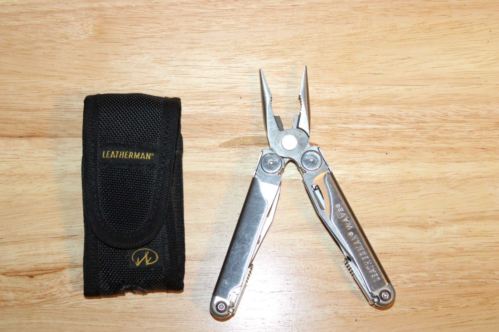 Leatherman Wave Multi-Tool 18-in-1 Stainless Steel w/ Sheath