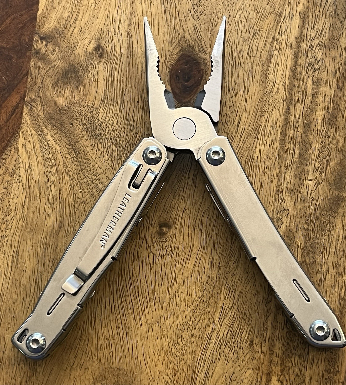 LEATHERMAN SIDEKICK® 14 Tool Stainless Steel Multi-Tool Green w/Nylon Sheath