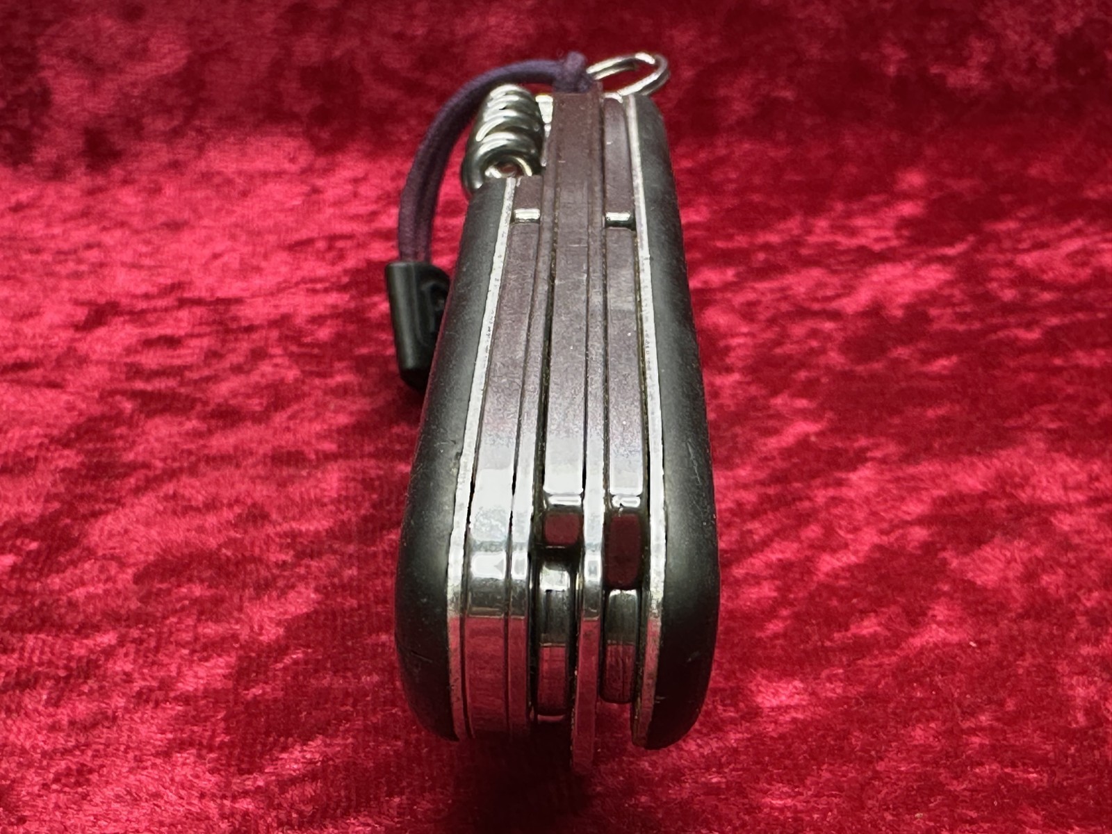 Victorinox Dual Pro Red/Black Large Swiss Army Knife 111mm 3 Layer 8 Tool (646)