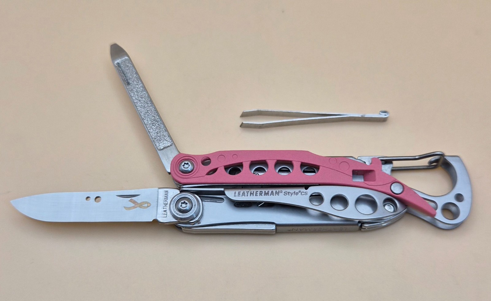 Retired Leatherman STYLE CS Pink Multi-Tool Good Condition (003)