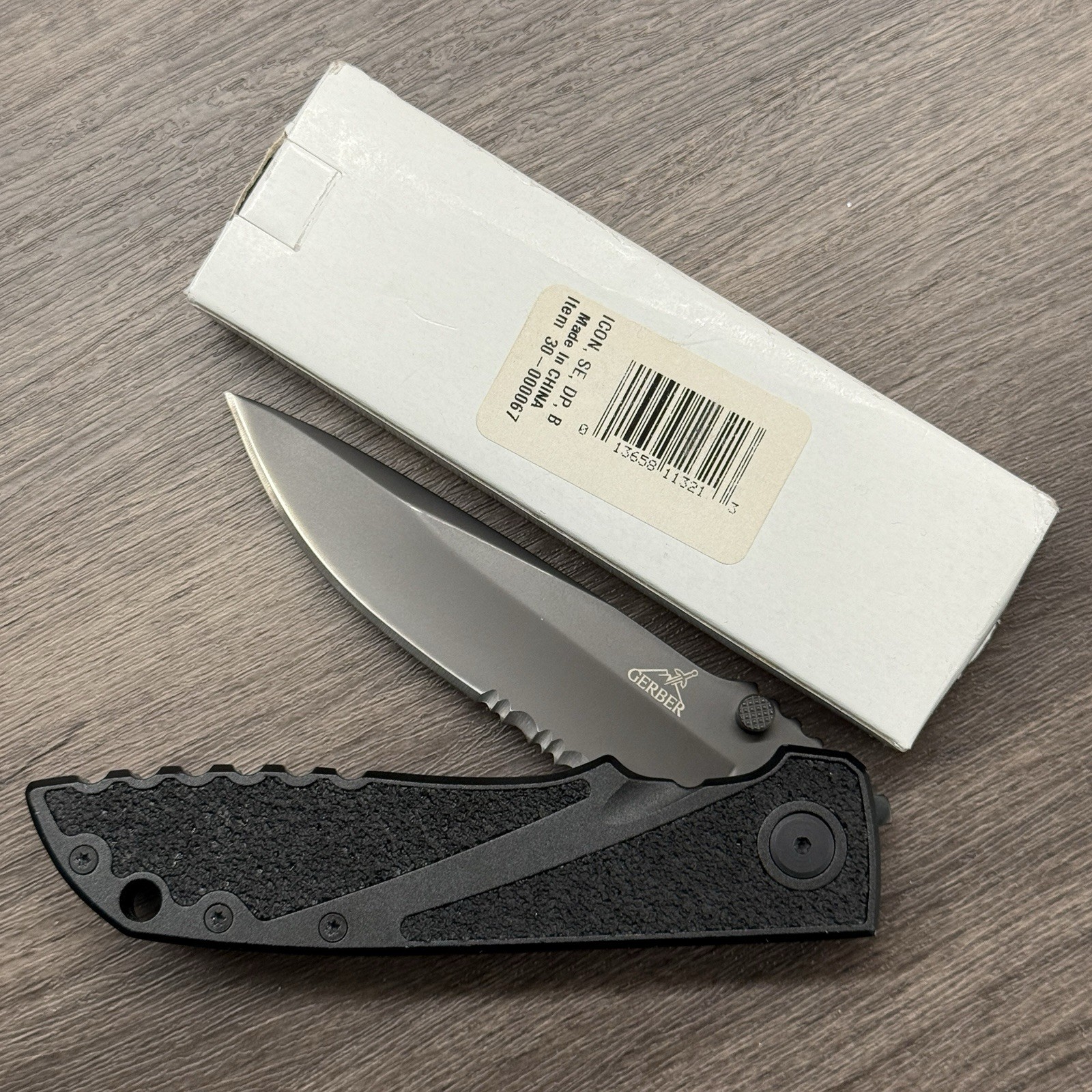 Gerber Icon Large Folding Knife Textured Aluminum Handle, Classic liner lock