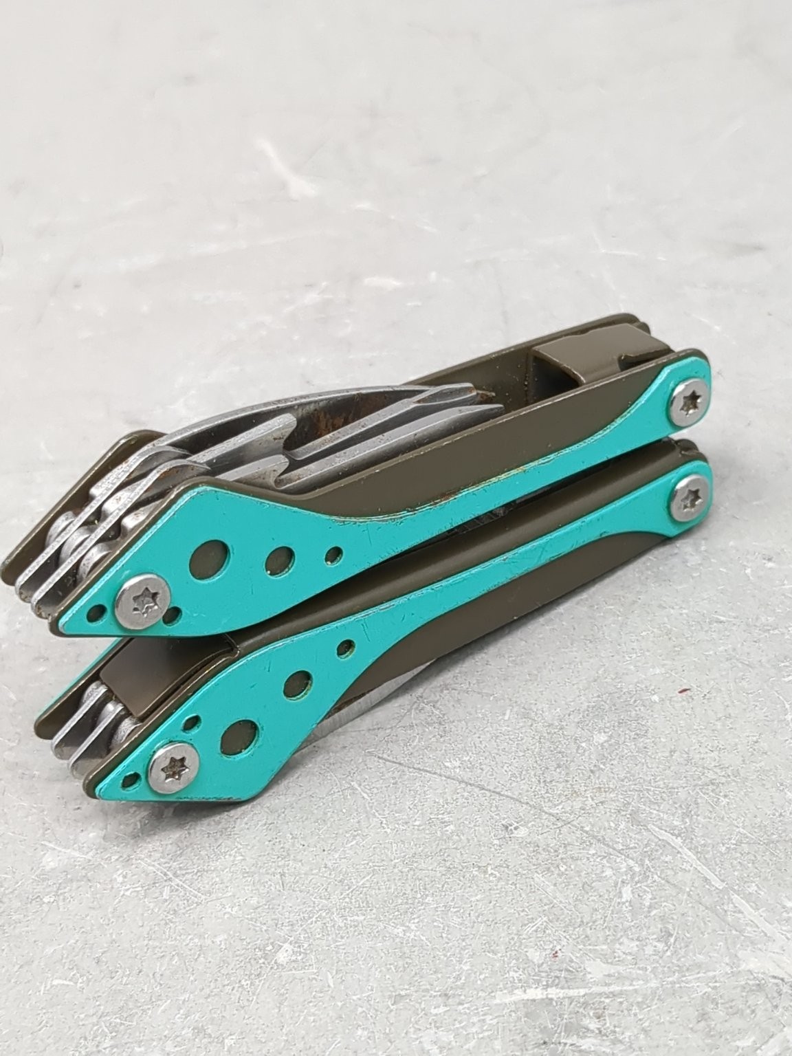 Cabela’s Multi-Tool Pliers Knife Scissors Screwdrivers Utility Tool