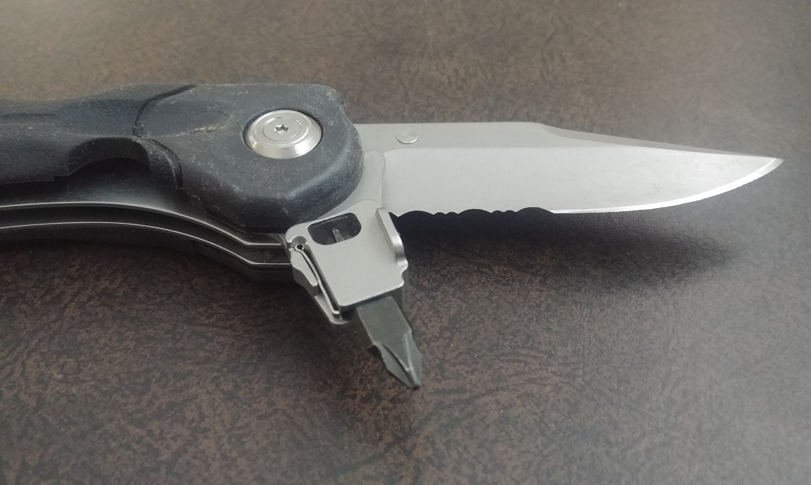 Leatherman H503 Folding Knife Multi-Tool Lockback *Discontinued* 3″ Serrated