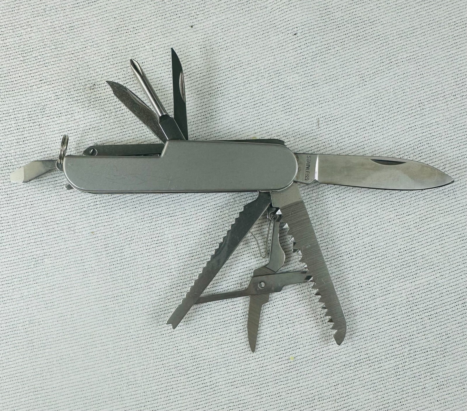 Project Source 12-in-1 Pliers and 11-in-1 Multi-Function Tools Knife 0068043