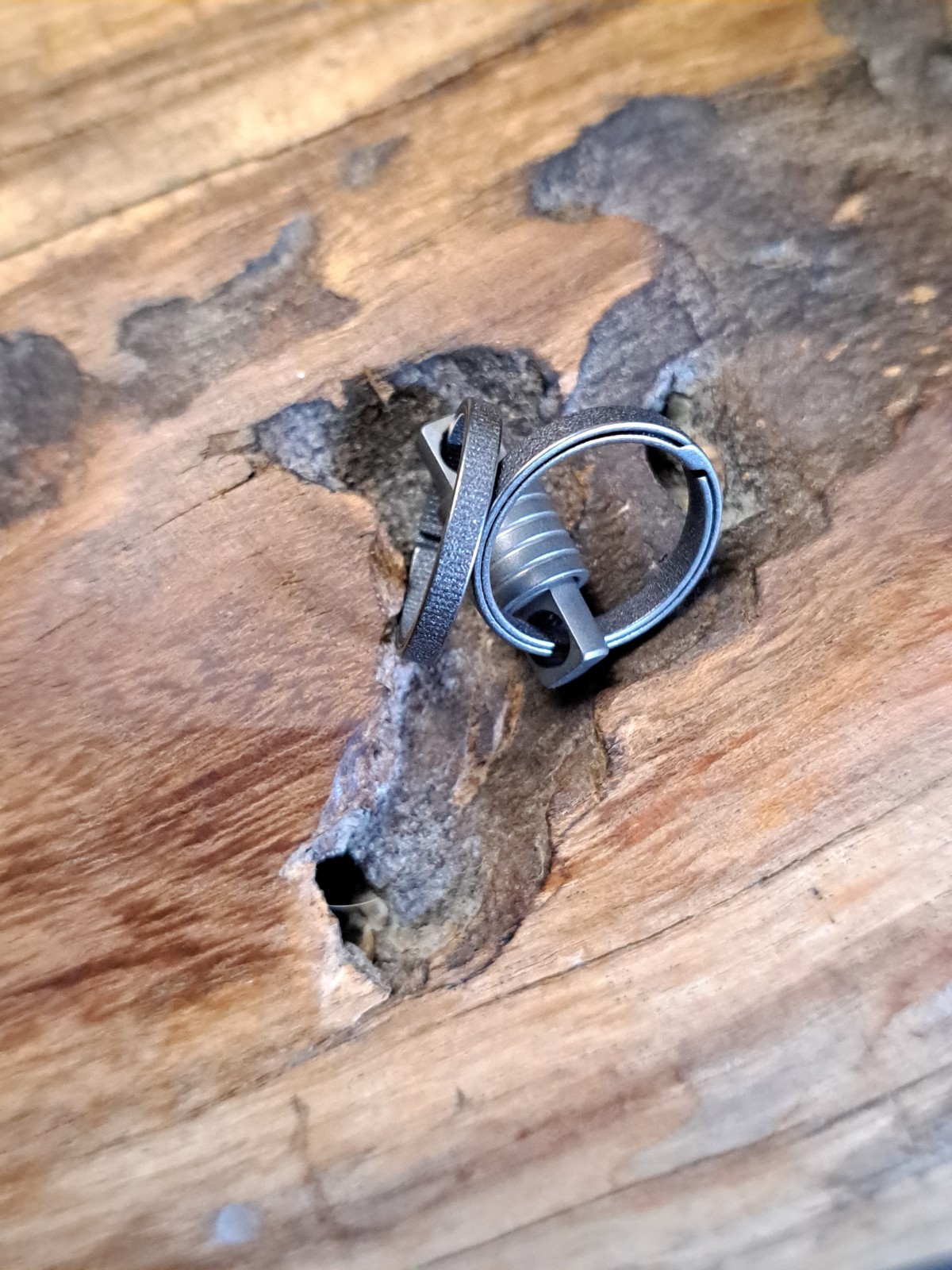 Pro Mini Series Titanium Swivel With 16mm Titanium Sidepush Keyrings