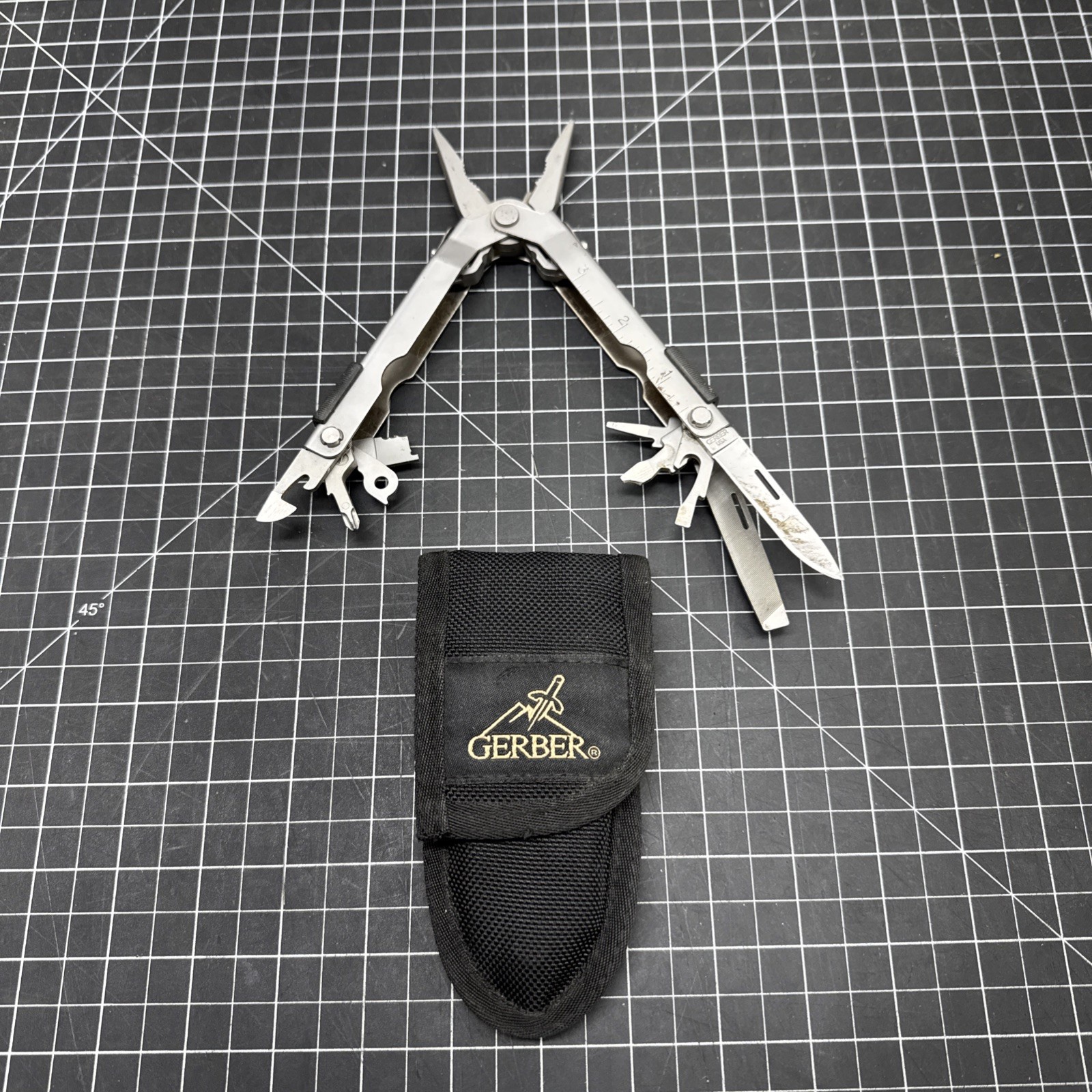 Gerber USA MP 600 Multi-Plier MultiTool Multiplier W/ Sheath D