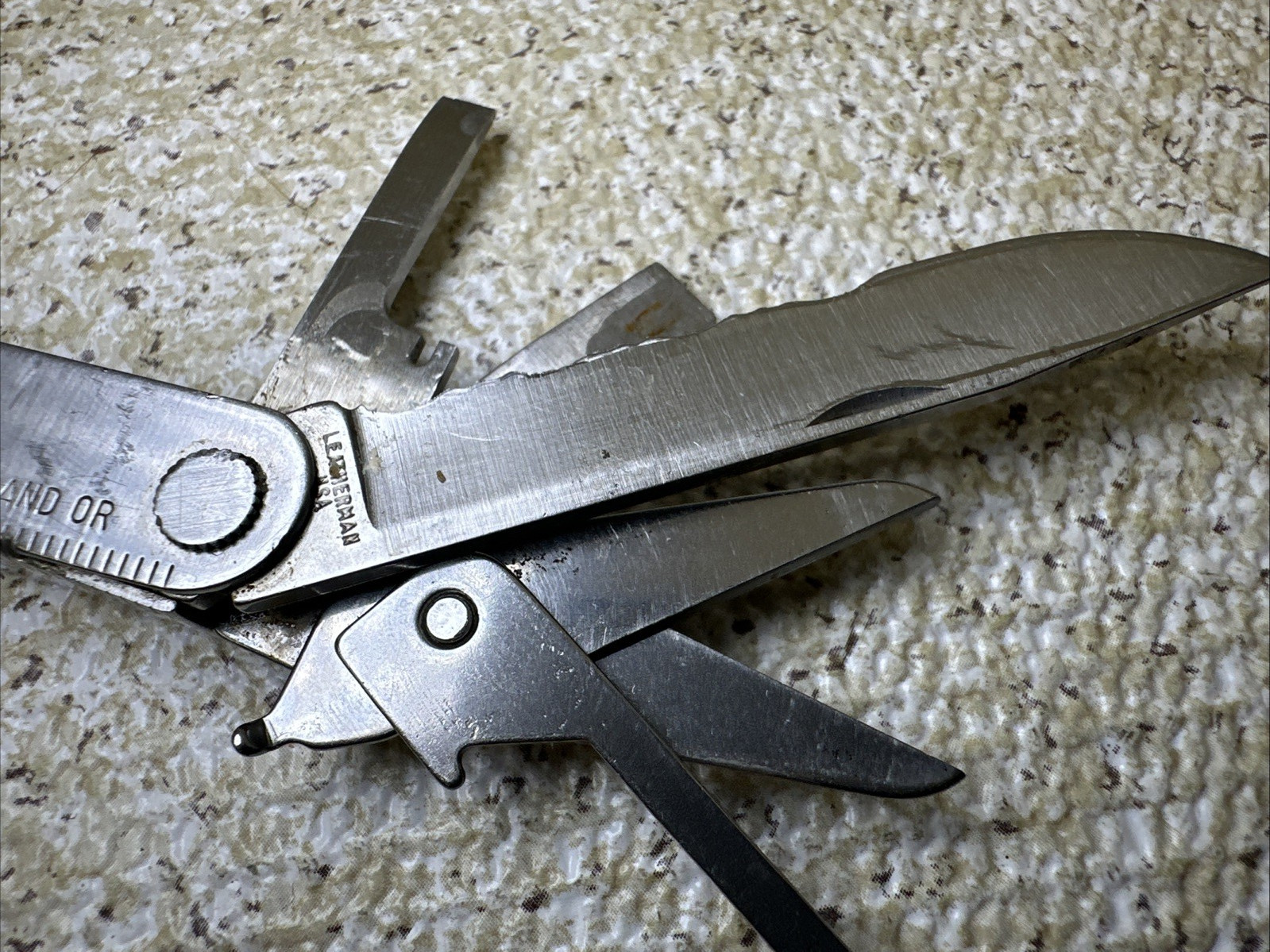 VTG Original Leatherman Multi Tool W/Original Leatherman Sheath “0696” Read Desc