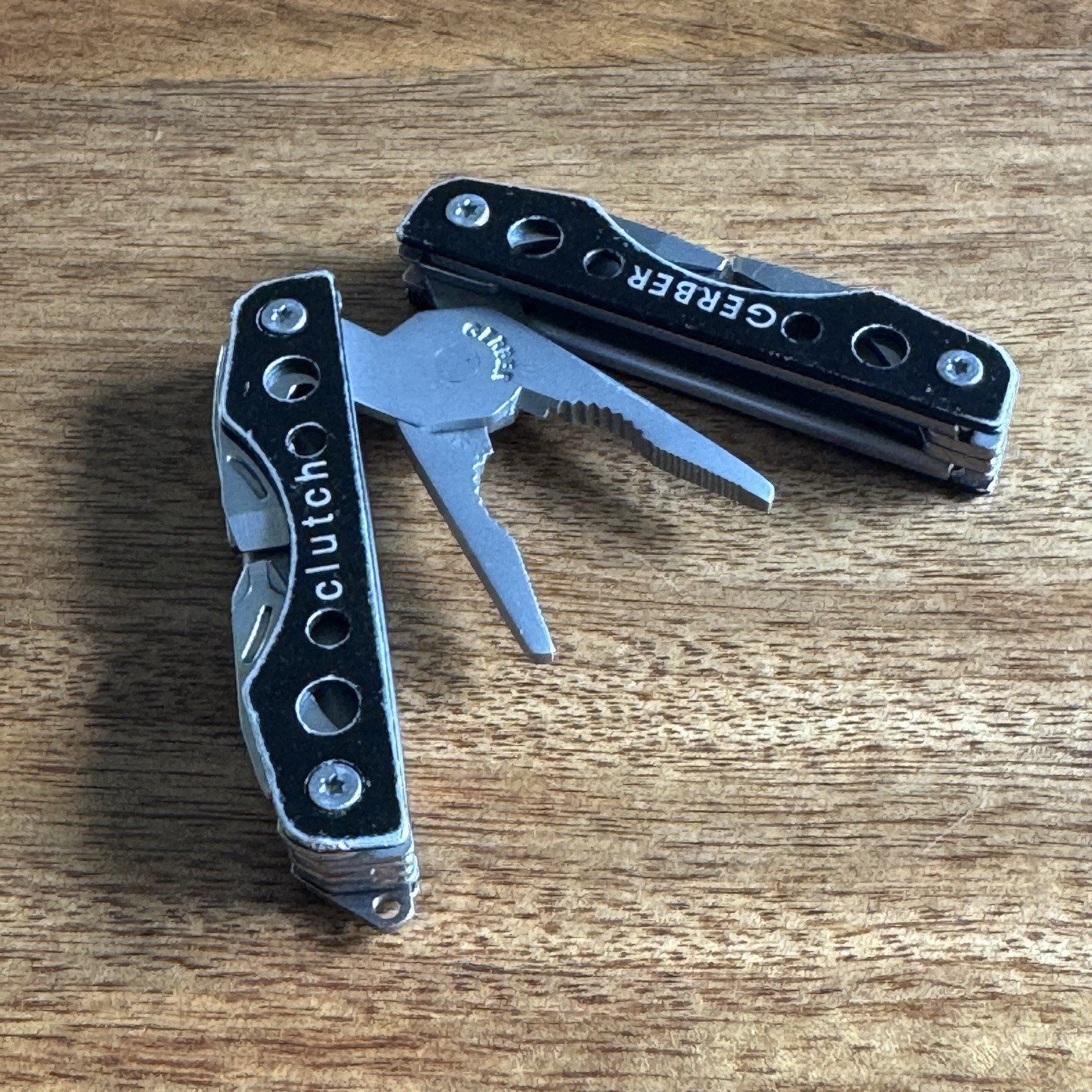 Gerber Clutch Small Rugged 7-in-1 Multi-Tool