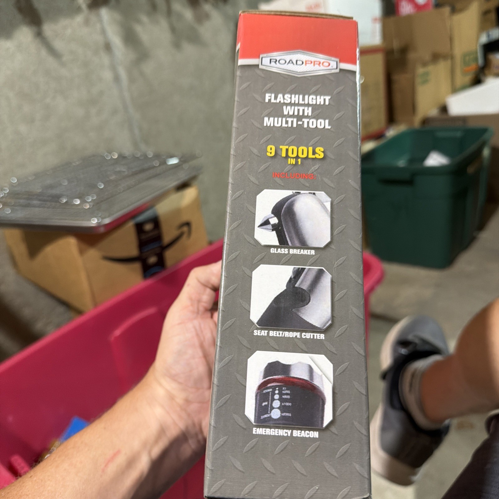 ROADPRO FLASHLIGHT WITH MULTI-TOOL—NEW☆