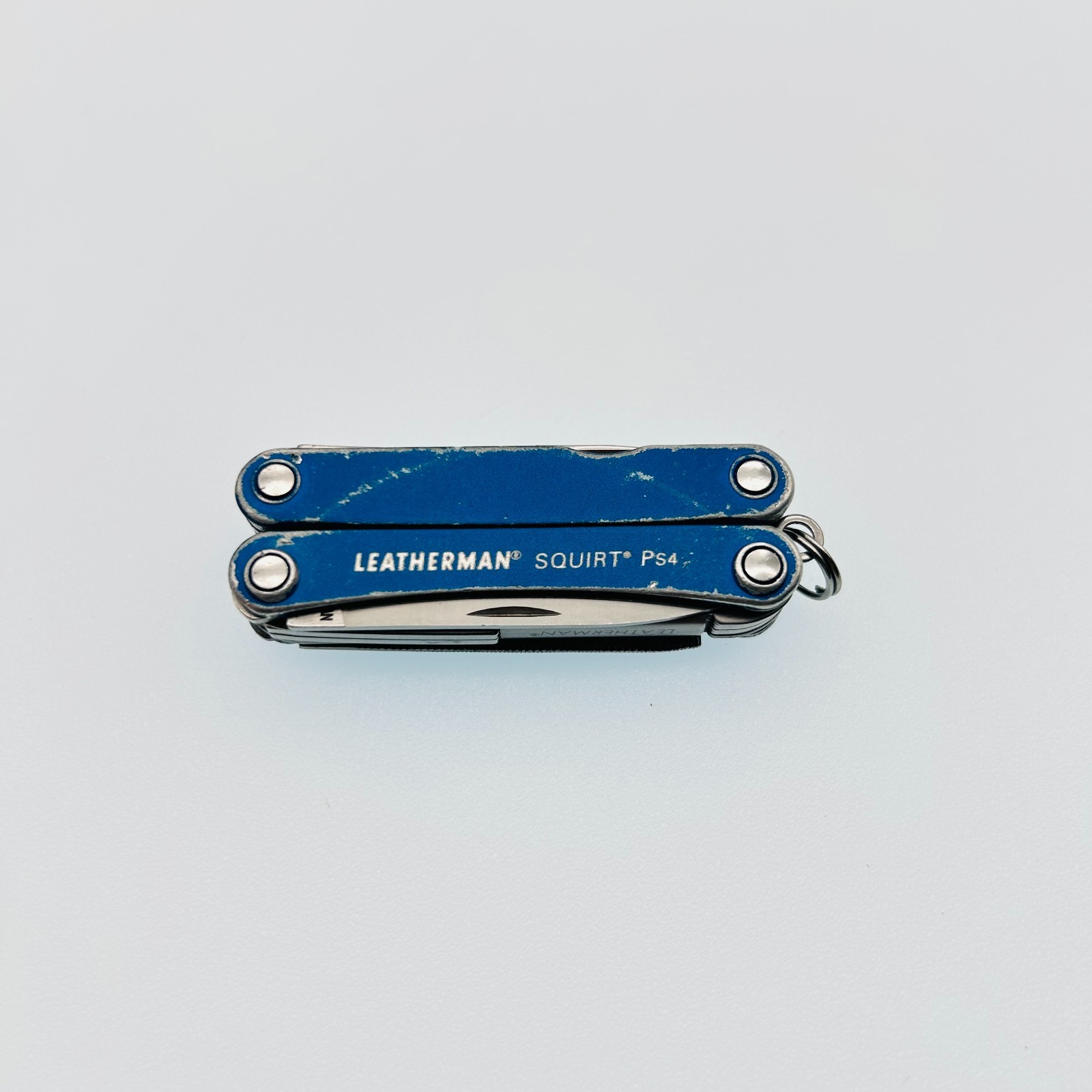 Leatherman Squirt PS4 BLUE – 8-in-1 Keychain Multi-Tool Discontinued (CODE24)