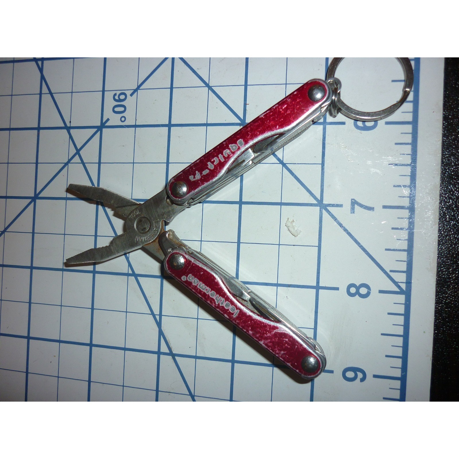 Vintage Retired Leatherman Squirt P4 Red Keychain Multi-Tool Discontinued Pliers