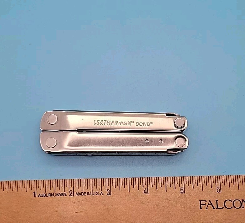 LEATHERMAN Bond Multitool – Knife, File, Screwdrivers, Pliers – Silver