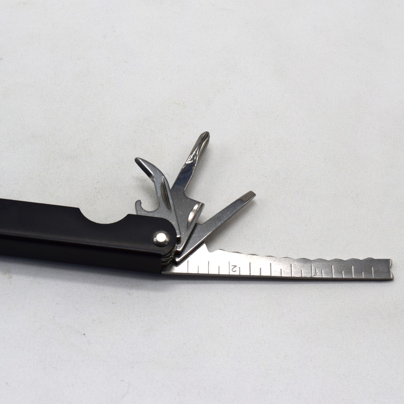 Minty Sharper Image Black Handle Heavy Duty Pliers Multitool