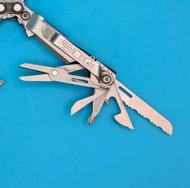 SOG PowerPint Tool Compact Lightweight Silver Multi-Tool!