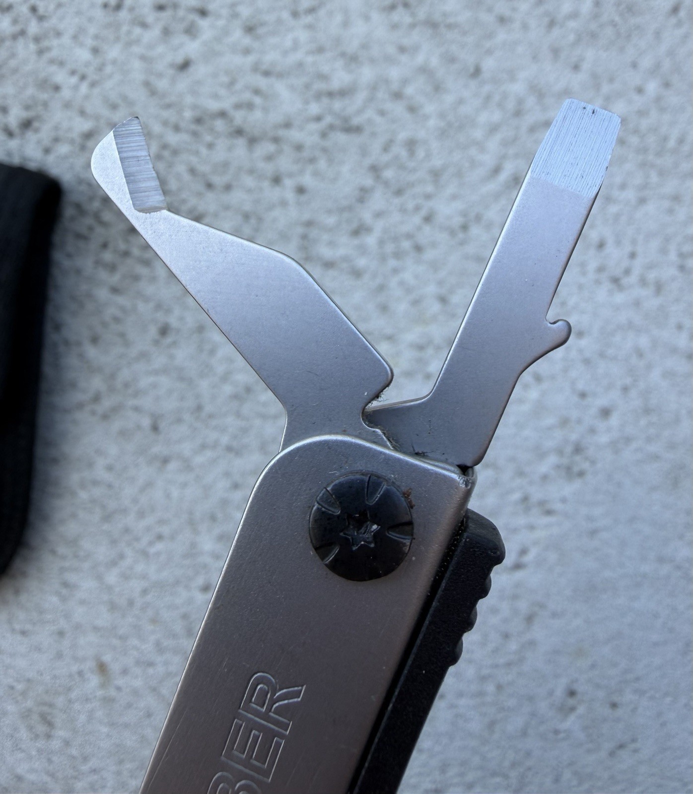 GERBER OCTANE RED/SILVER MULTI-PLIER MULTI TOOL IN SHEATH DISCONTINUED, RARE