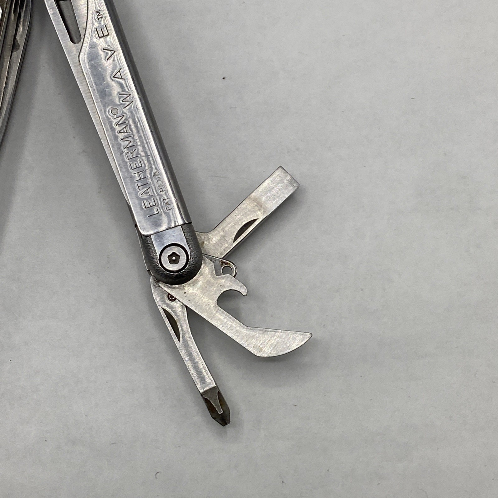 Leatherman Wave Multi Tool – Silver *Retired** **Stamp Date 09/98 & 11/98**