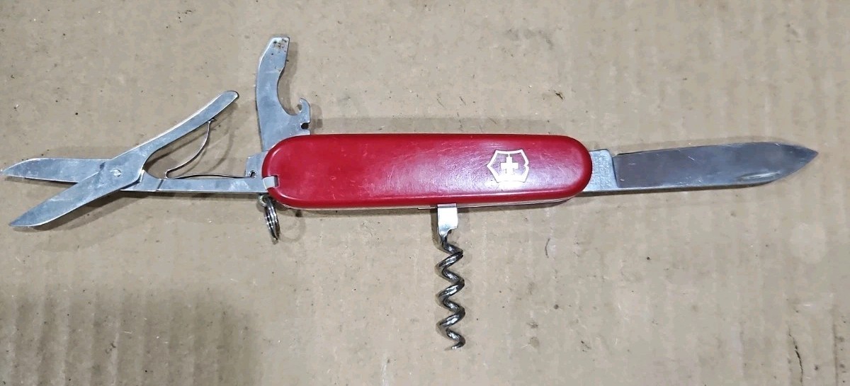 Victorinox Compact Swiss Army Pocket Knife | 15 Functions