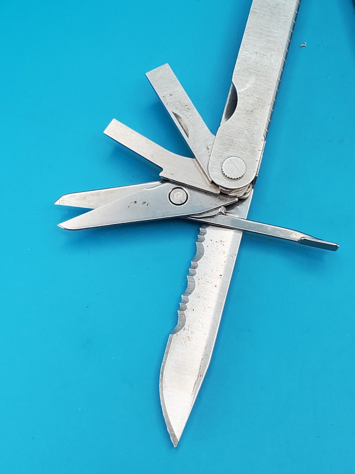 Leatherman PST 2 Multi Tool! 05/01 date stamp! Fast Shipping!