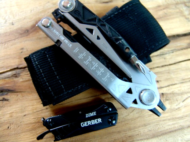 GERBER-CENTER DRIVE-MULTI PLIER-w/GERBER DIME-GERBER CASE-STAINLESS & BLK-EXCLNT