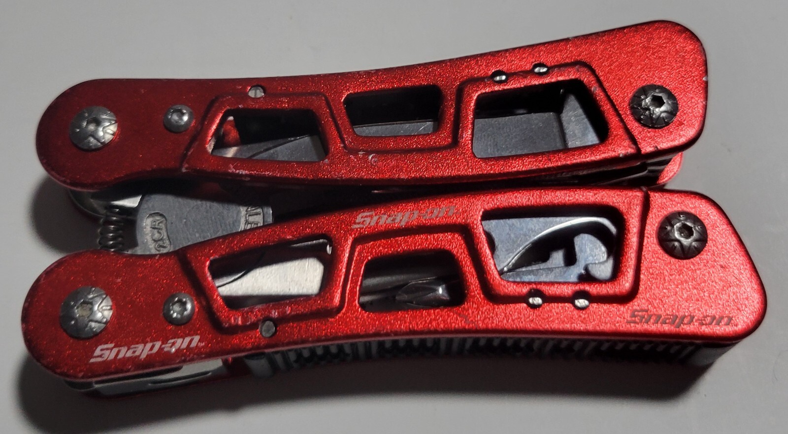 Snap-on Multi-tool Pocket Knife Pliers Red Stainless Steel 9 Tools in 1