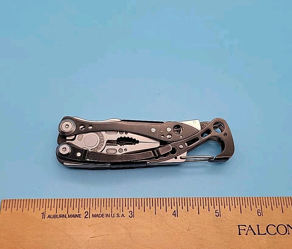 Leatherman SKELETOOL CX Multi-Tool with Pocket Clip – Pliers, Knife – Black