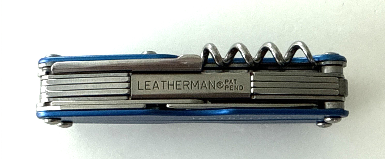 Leatherman Juice CS4 Multi-Tool Blue USA