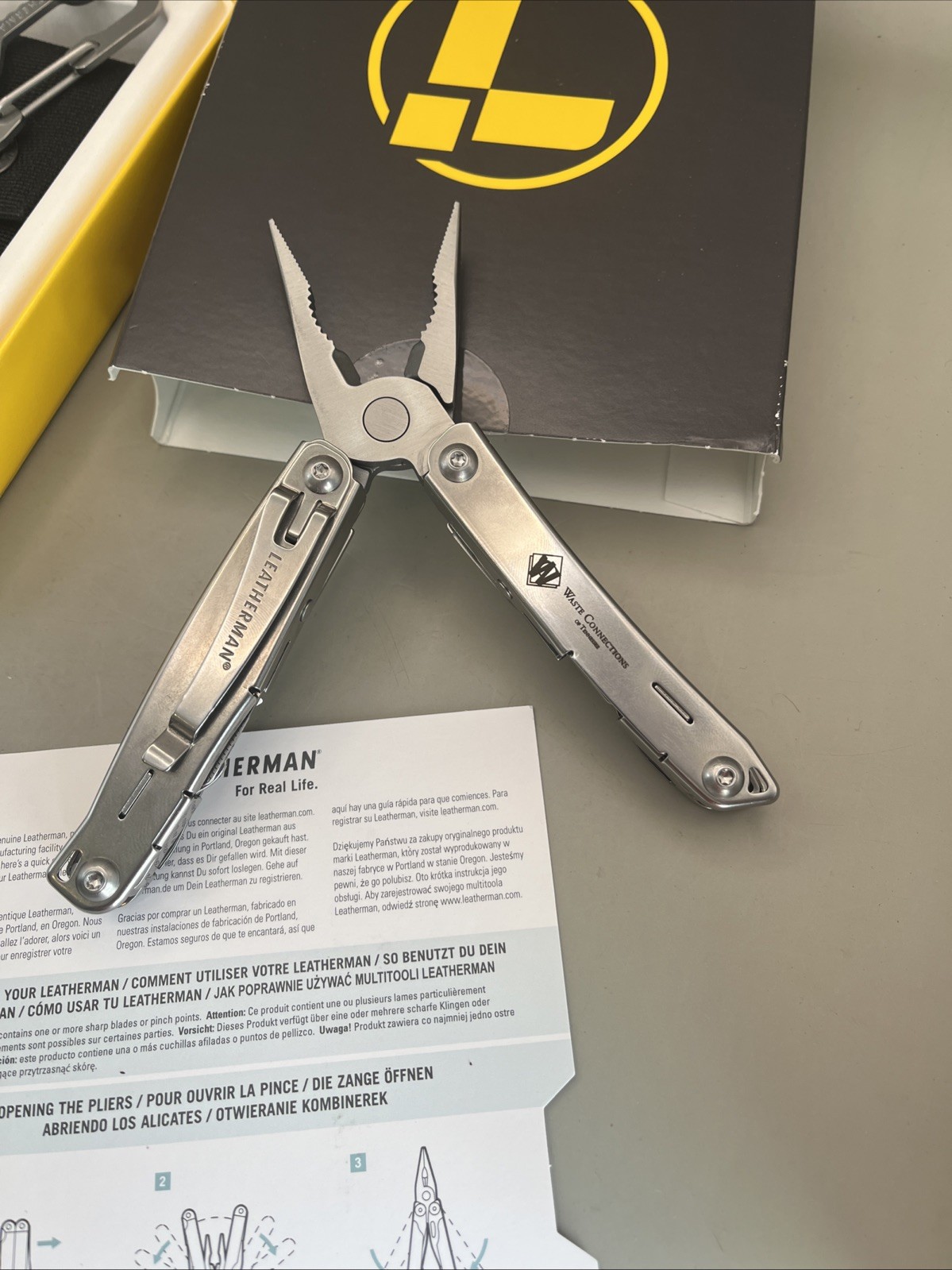 Leatherman 831429 SideKick Multi-Tool with Sheath Waste Connection Gift