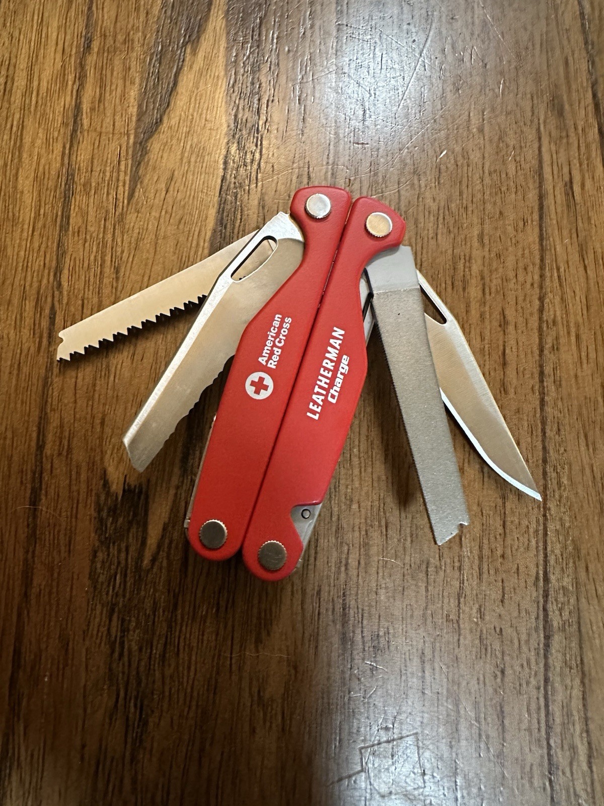 Leatherman Charge AL Red Cross Limited Edition – Rare