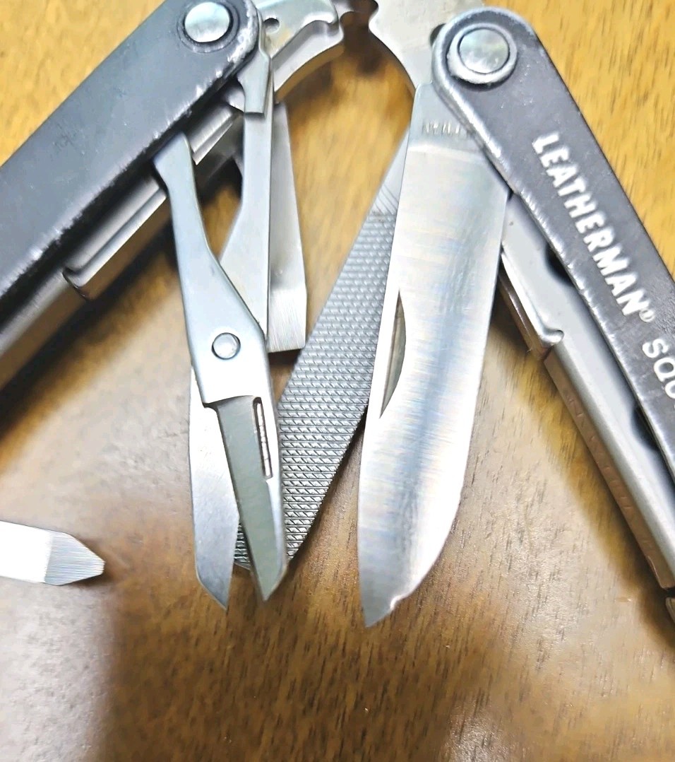Leatherman Squirt Ps4 Black Keychain Folding Multi Tool Knife EDC