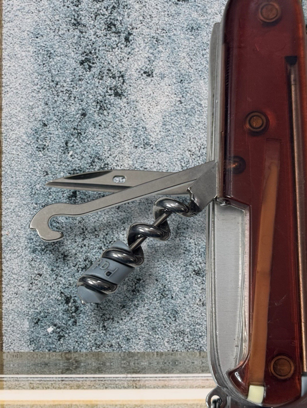 VICTORINOX SWITZERLAND OFFICIER SUISSE Stainless Rostfrei 16-Function Multi-Tool