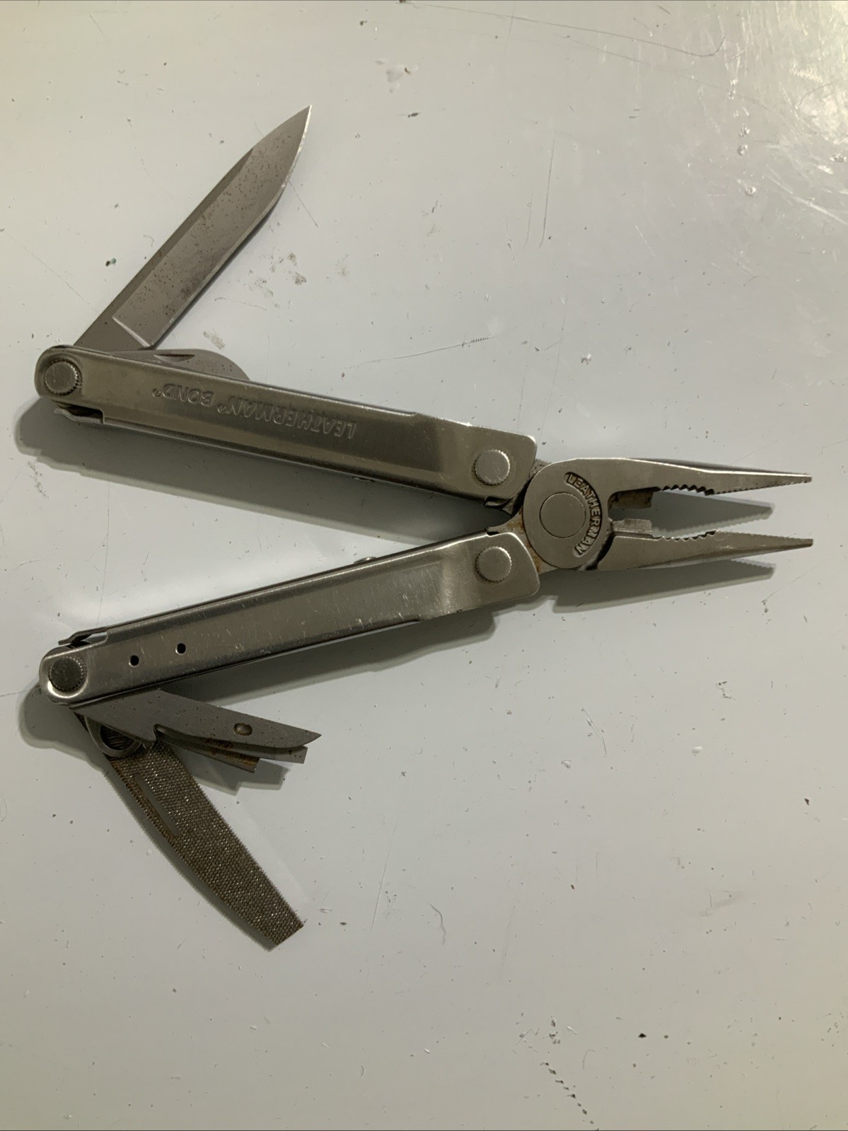 LEATHERMAN Bond Multitool, Stainless Steel Everyday Tool! – V11