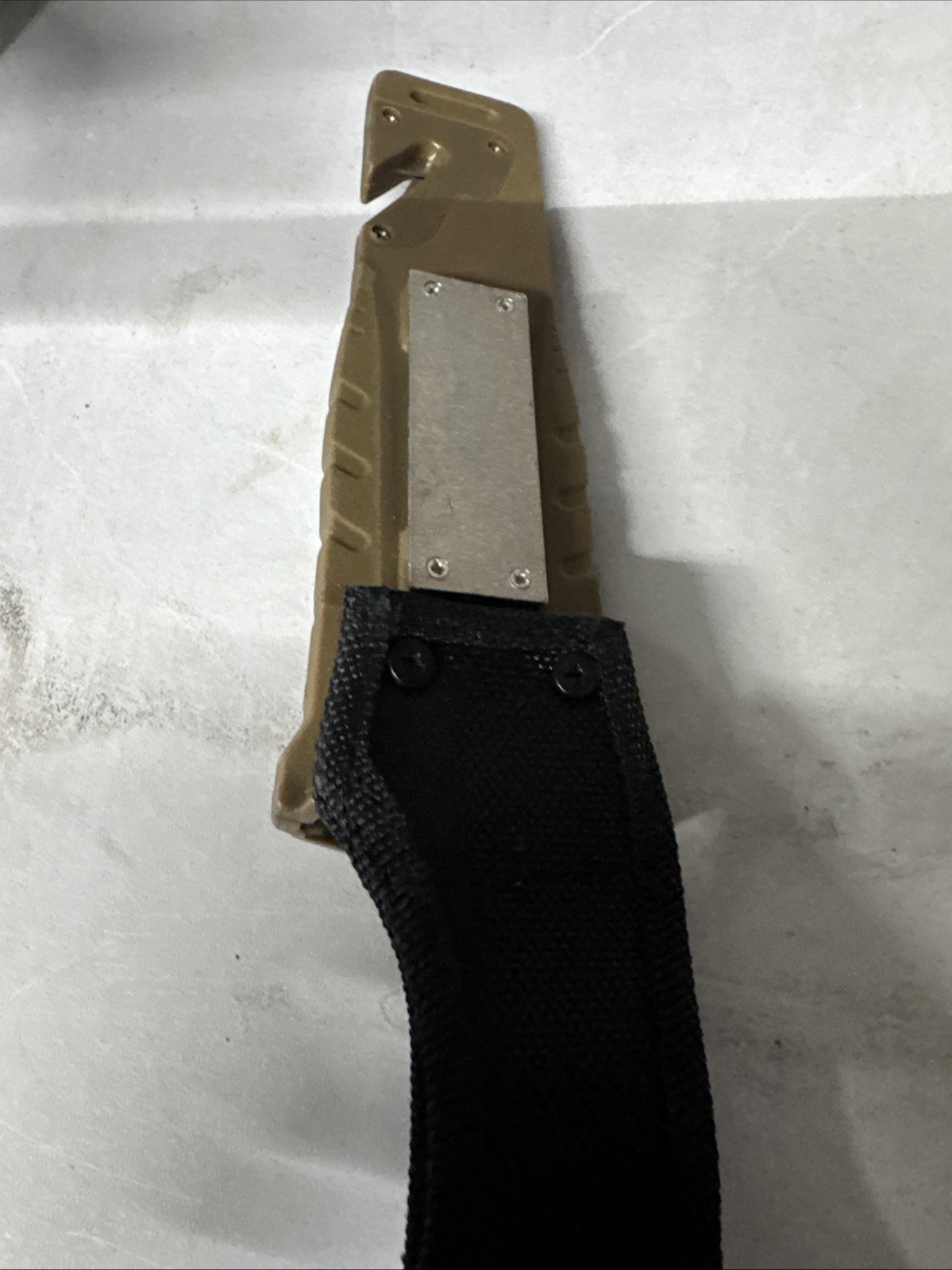 StatGear Surviv-All Hunting Knife – Sheath, Firestarter, Cord Cutter & Sharpener