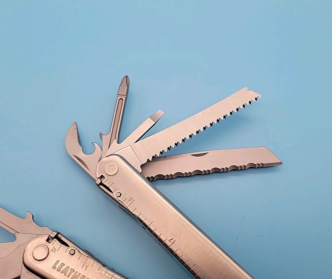 Leatherman Core Multi-Tool – Dated 0206 – Pliers, Knife – Silver – RETIRED