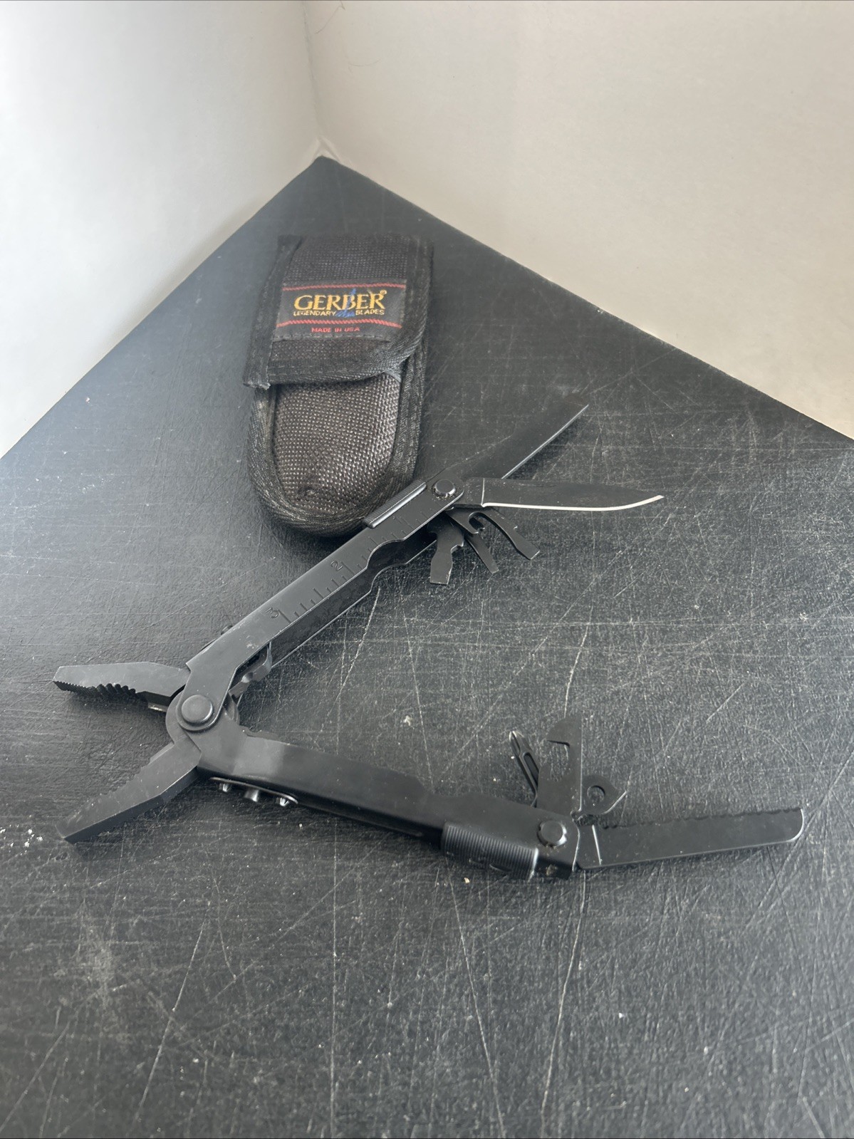 Gerber USA Black Multi-Tool Pliers Not Long Nose w/ Sheath & 9 Tools Snap Out