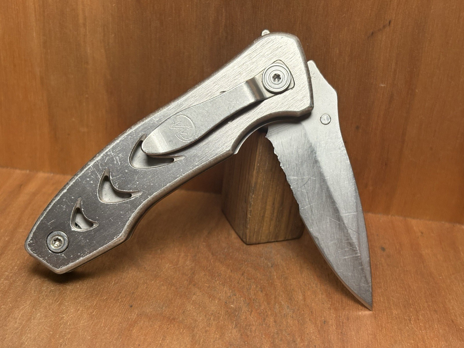 Leatherman C303 420HC Combo Blade Liner Lock Aluminum Handle Carabiner GREAT!