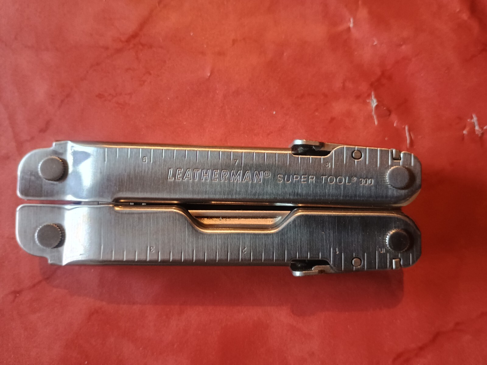 Leatherman Super Tool 300 With Leather Sheath – Excellent Condition!