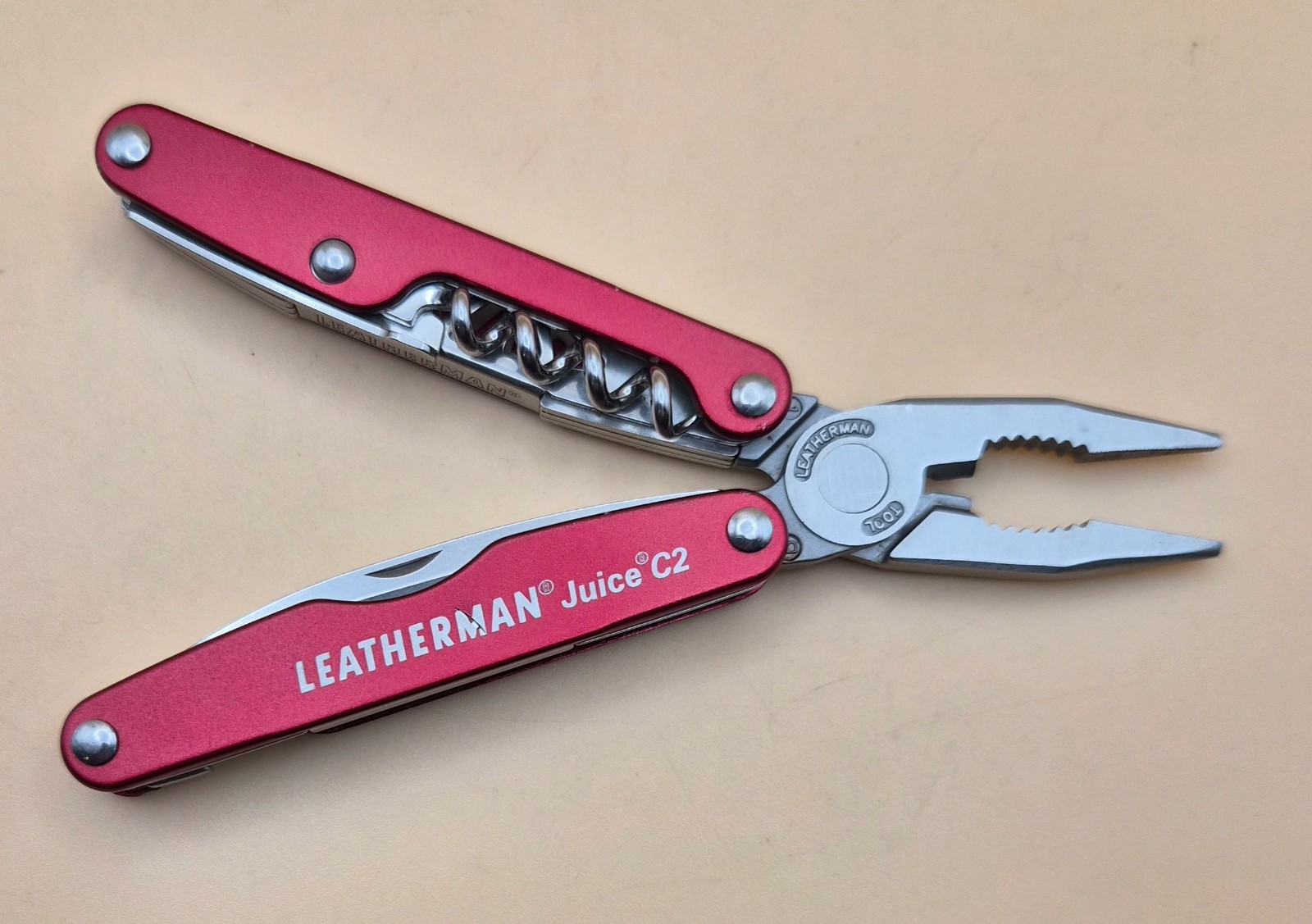 Leatherman Juice C2 Red Multi-Tool (Retired) – Good Condition (003)